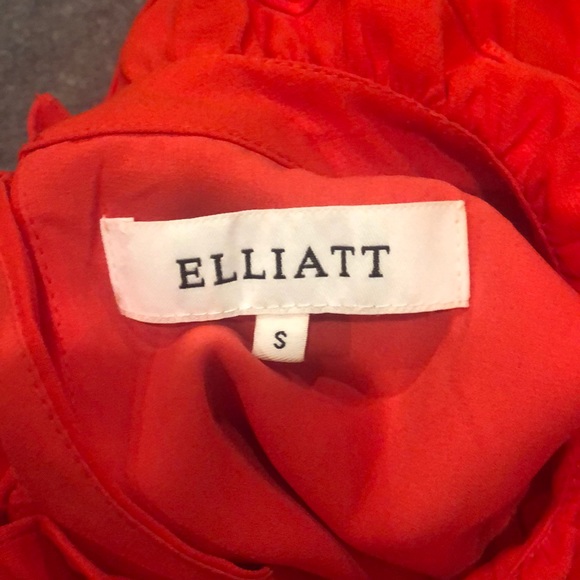 Red dress with ruffle detail and high neck ruffle - Picture 3 of 3